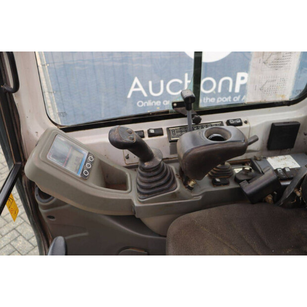 2018 TAKEUCHI TB225-47961376