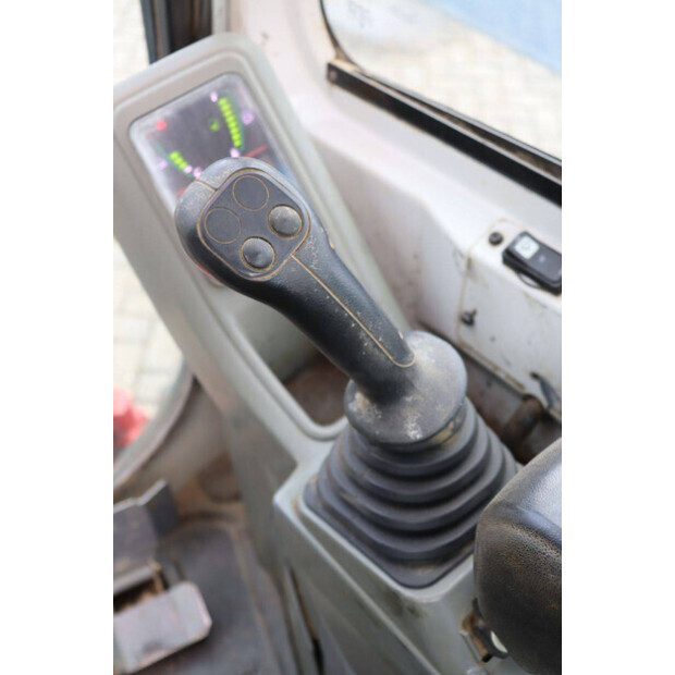 2018 TAKEUCHI TB225-47961379