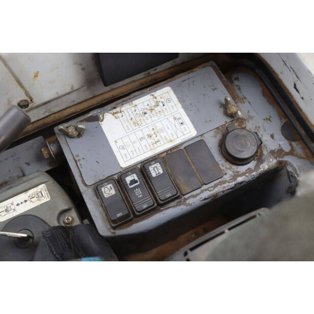 2018 TAKEUCHI TB225-47961382
