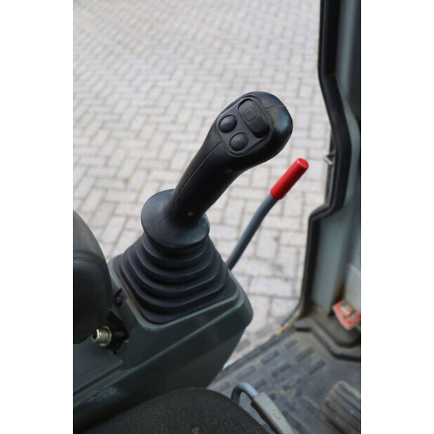 2018 TAKEUCHI TB225-47961384