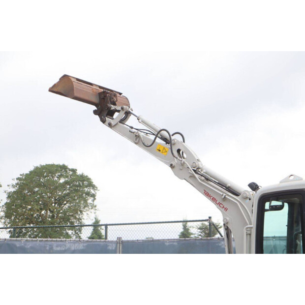 2018 TAKEUCHI TB225-47961388