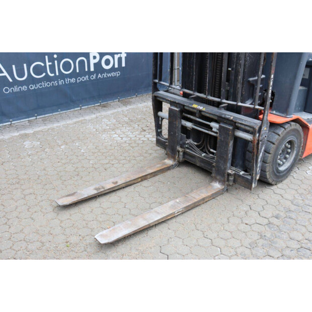 2018 Toyota 8FBMKT30-47961596
