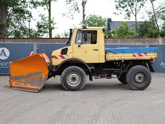 Image for Box Body Trucks 1982 Mercedes-Benz Unimog U1000 for Sale in Belgium