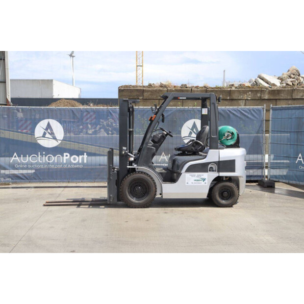 2013 NISSAN EBT-P1F2-47963125