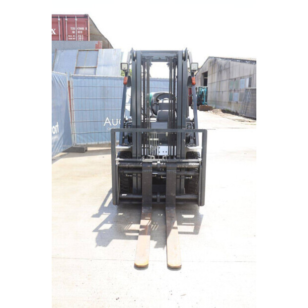 2013 NISSAN EBT-P1F2-47963131