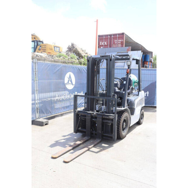 2013 NISSAN EBT-P1F2-47963132