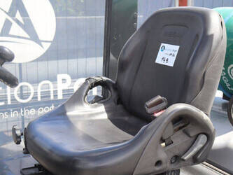 2013-nissan-ebt-p1f2-47963144