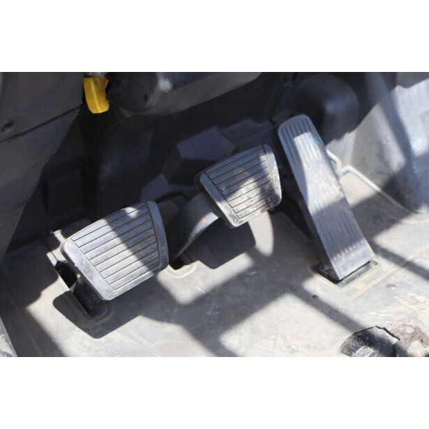 2013 NISSAN EBT-P1F2-47963146