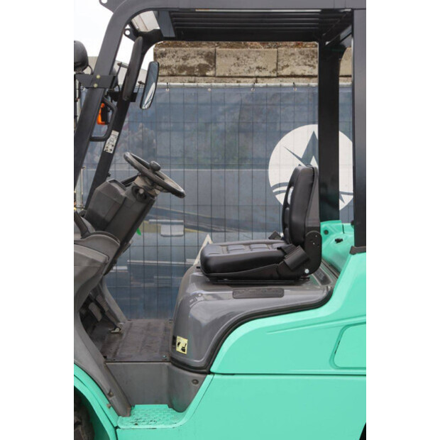 2004 MITSUBISHI FG30T-47963397