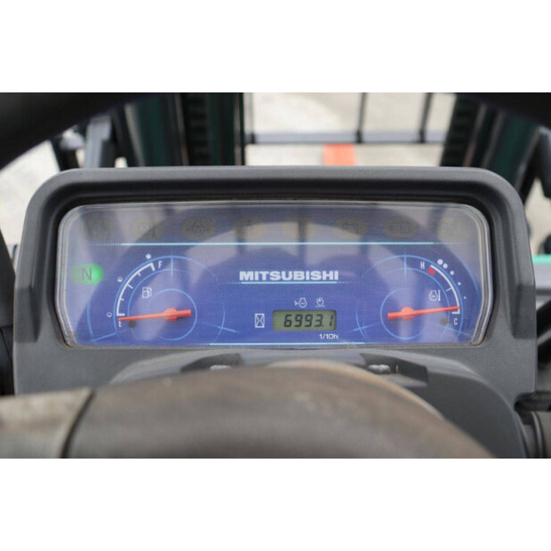 2004 MITSUBISHI FG30T-47963404