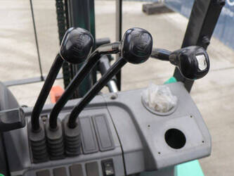2004-mitsubishi-fg30t-47963406
