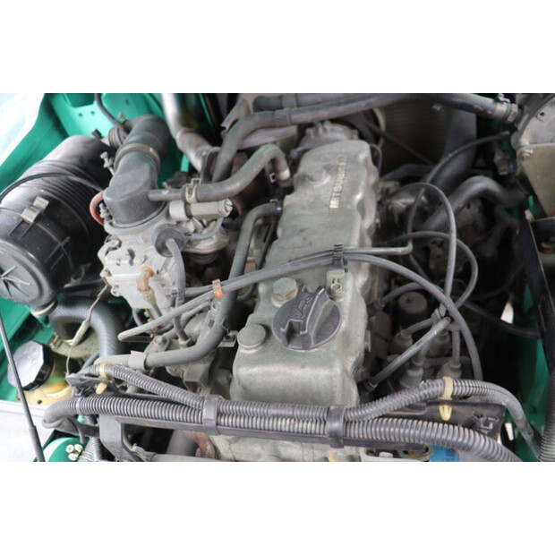 2004 MITSUBISHI FG30T-47963410
