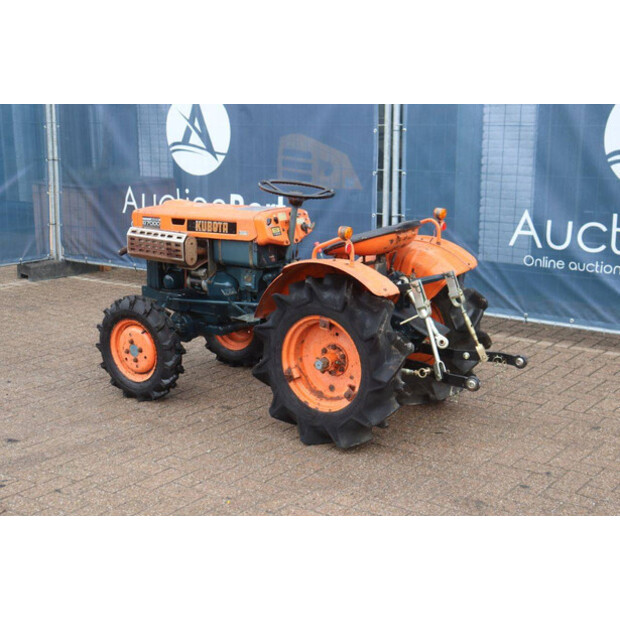 KUBOTA B7000-47963606
