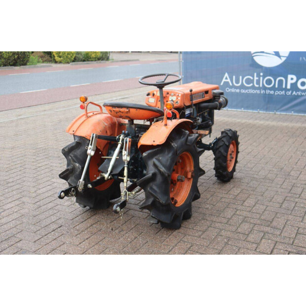 KUBOTA B7000-47963609
