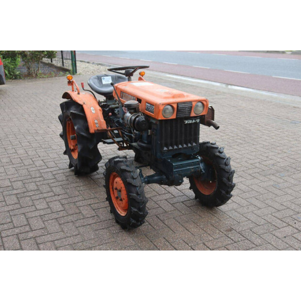 KUBOTA B7000-47963610