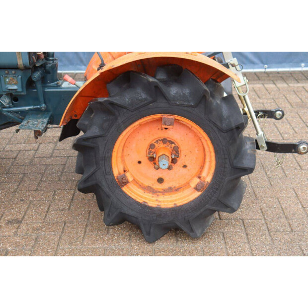 KUBOTA B7000-47963618