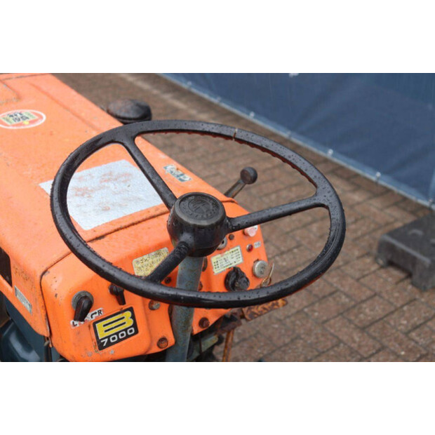 KUBOTA B7000-47963625