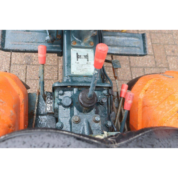 KUBOTA B7000-47963626