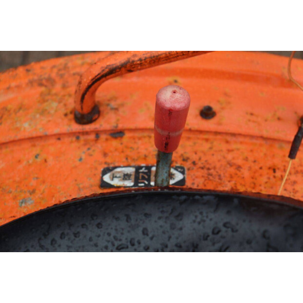KUBOTA B7000-47963629