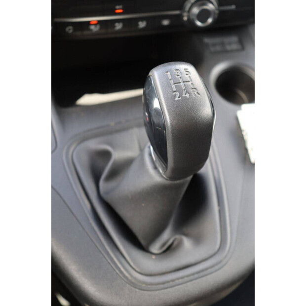 2021 Peugeot PARTNER-47965727