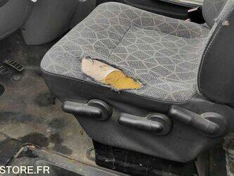 2010-renault-master-1465063-47977850