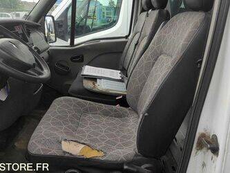 2010-renault-master-1465063-47977859