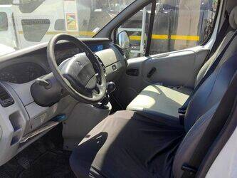 2008-renault-trafic-1465070-47978075