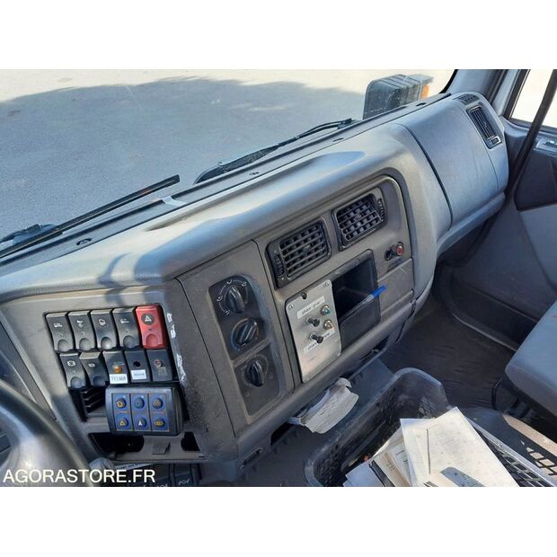 2004 رينو Midlum-47978336