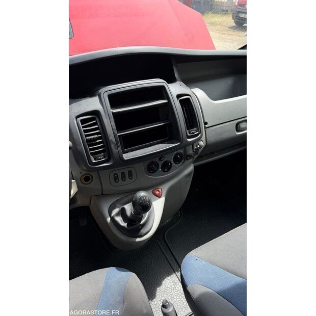2013 رينو Trafic-47978432