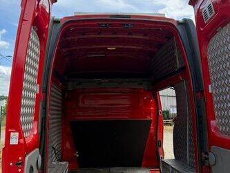 2013-renault-trafic-1464584-47978437