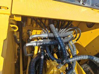 2025-caterpillar-323dl-1465075-47982213