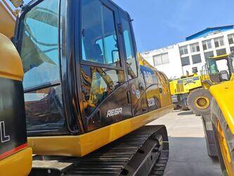 2025-caterpillar-323dl-1465075-47982215