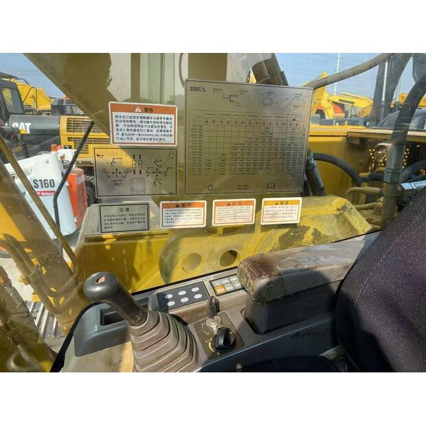 2025 Caterpillar 325CL-47982227