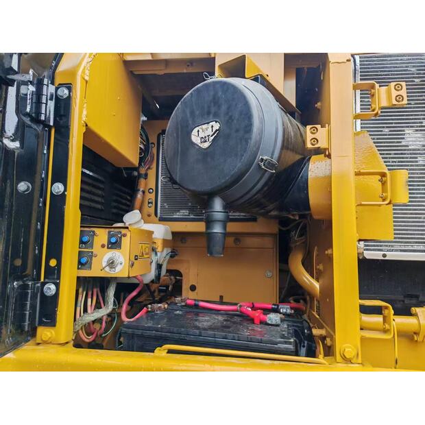 2025 Caterpillar 325D-47982414