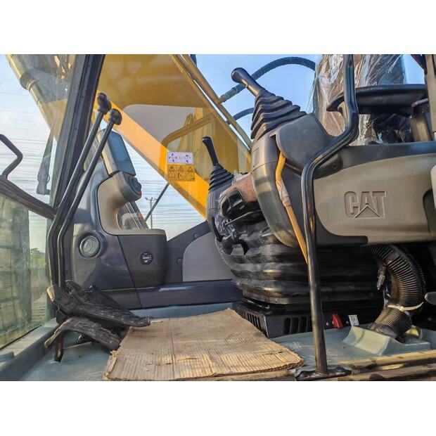 2025 Caterpillar 325D-47982419