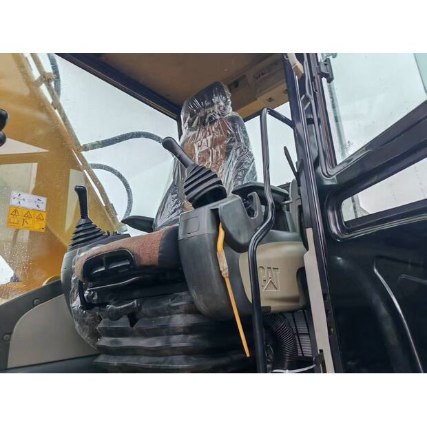 2025 Caterpillar 325D-47982428