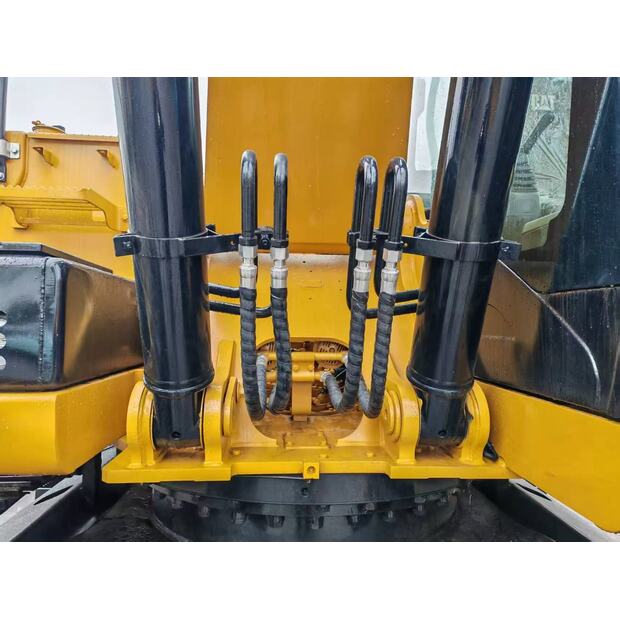 2025 Caterpillar 325D-47982430