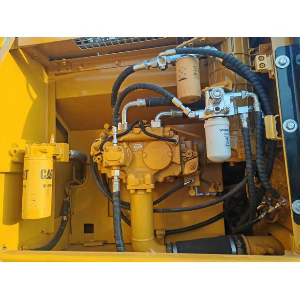2025 Caterpillar 325D-47982431