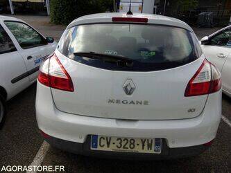 2013-renault-megane-1465104-47993254