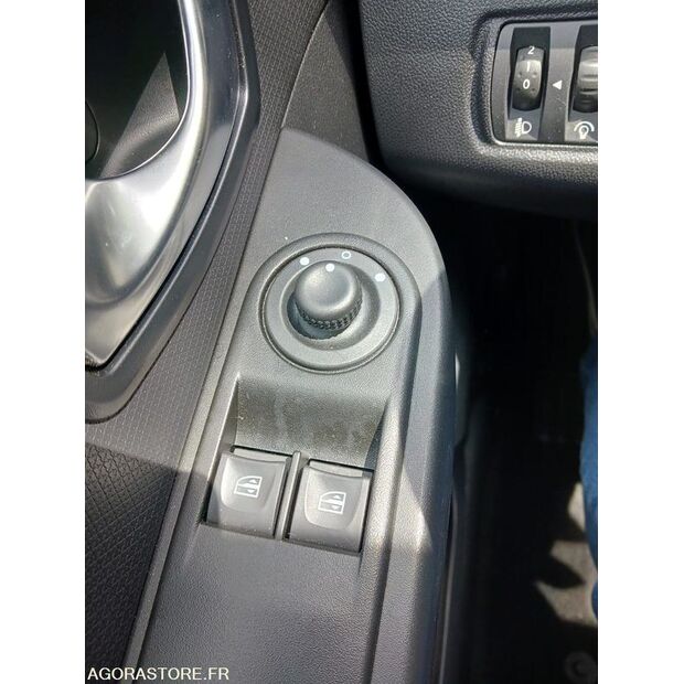 2016 رينو Clio-47993303