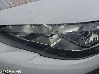 2016-peugeot-308-1465110-47993435
