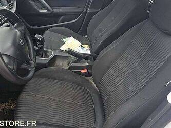 2016-peugeot-308-1465110-47993438