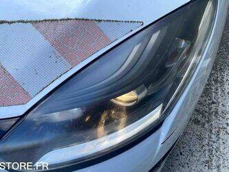 2015-renault-megane-1465114-47993584