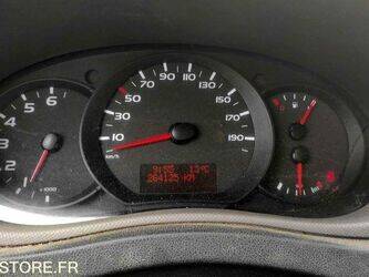 2014-renault-master-1465115-47993637