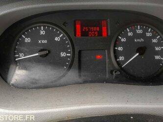 2010-renault-master-1465063-47993690