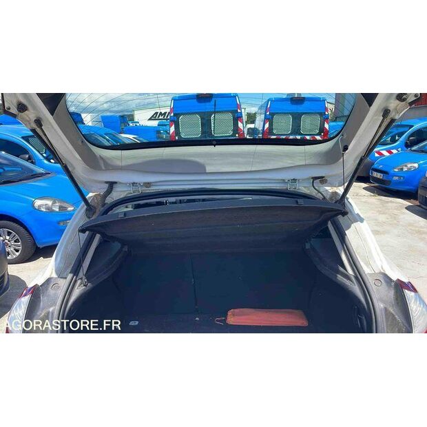2015 Renault Megane-47993748