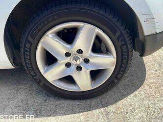 2015-renault-megane-1465122-47993766