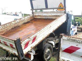 2010-renault-master-1465124-47993819