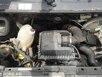 2010-renault-master-1465124-47993826