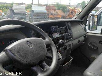 2010-renault-master-1465124-47993828